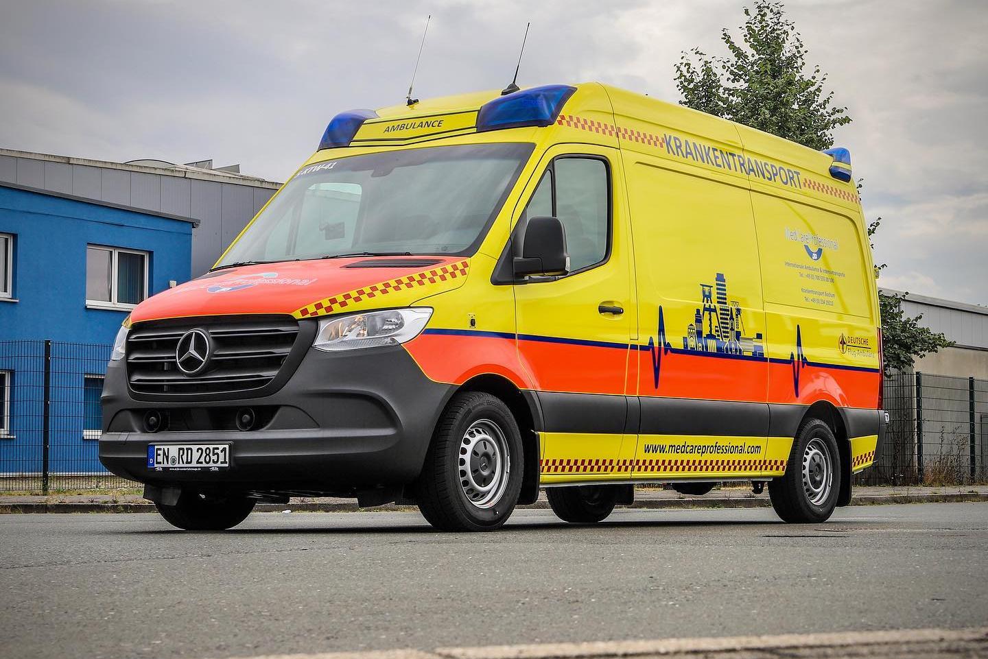 Krankentransportwagen Mercedes Sprinter 319 | MedCareProfessional